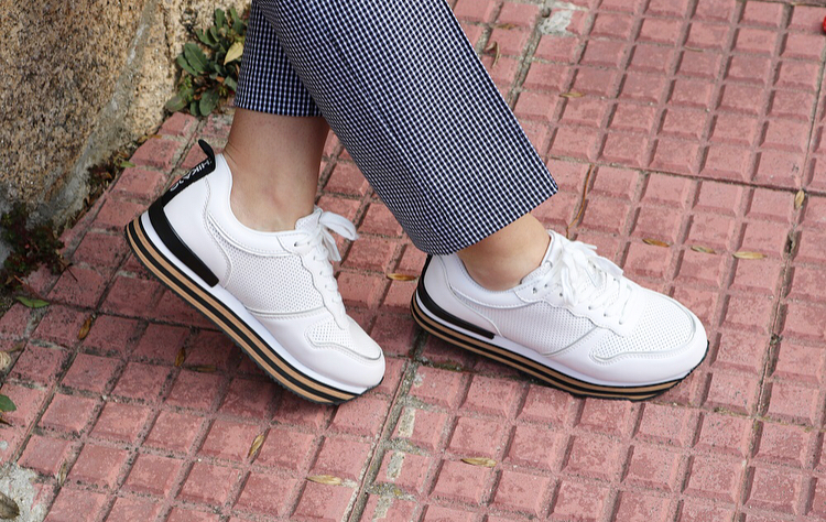 Sneakers_Alexandra_4.jpg