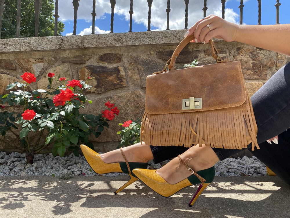 Stiletto_combinado_Prado_y_Bolso_flecos_